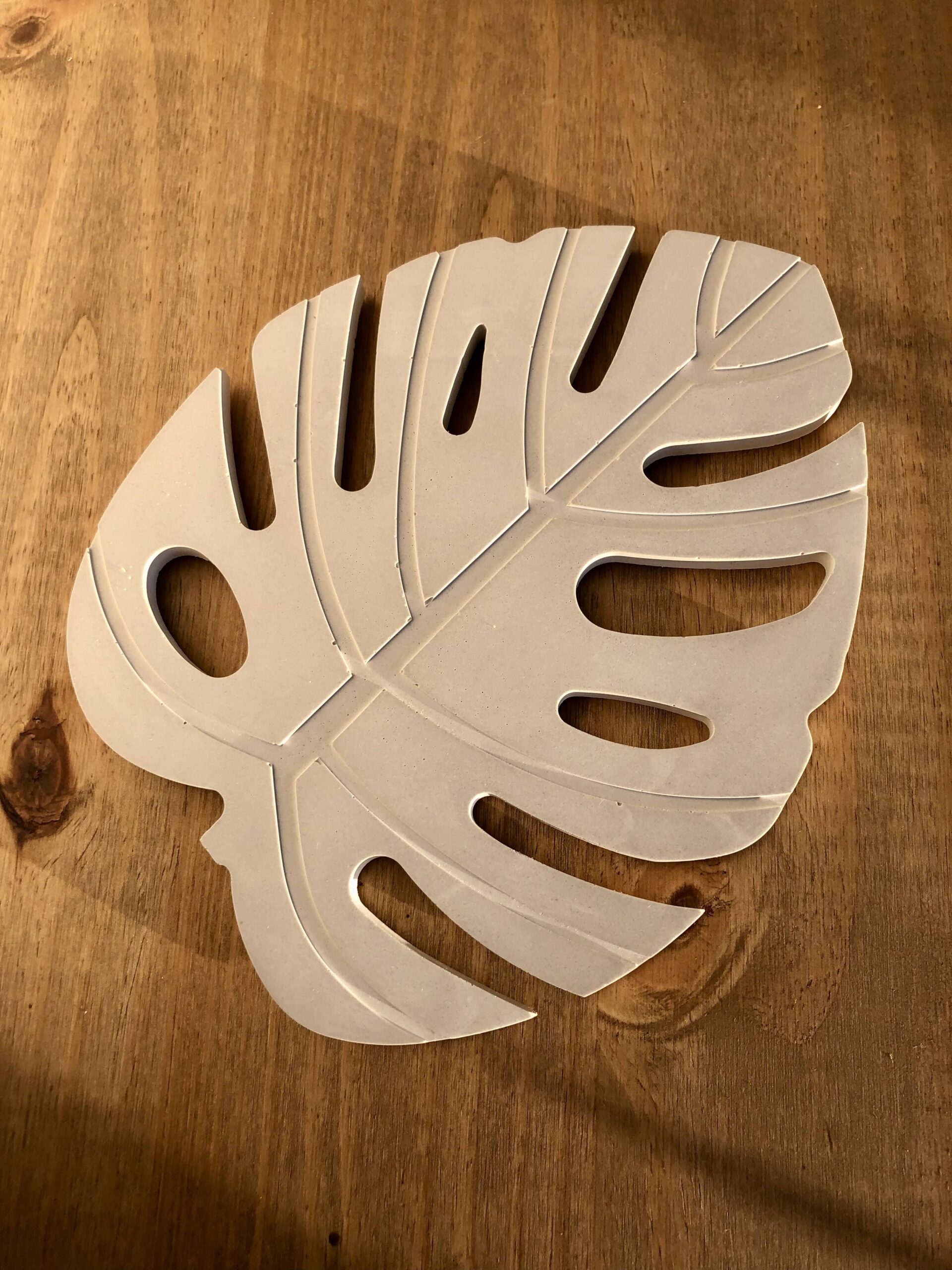 Betonový tácek monstera - Obrázek 1