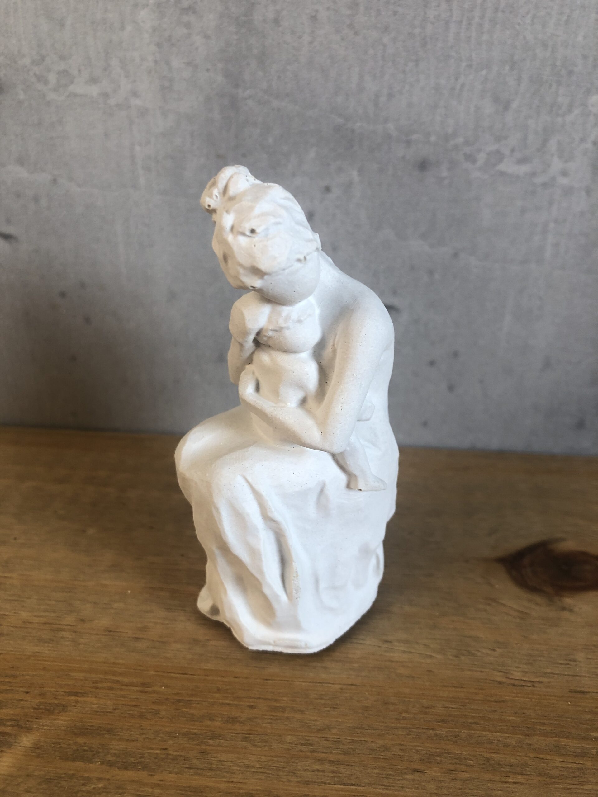 Soška Maminčino objetí - Obrázek 1