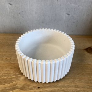 Betonová miska vroubkovaná malá