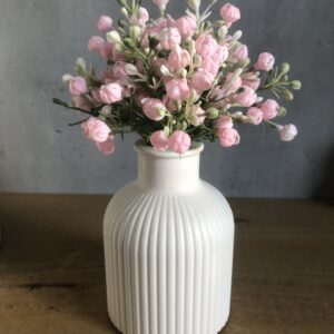 Betonová váza vroubkovaná