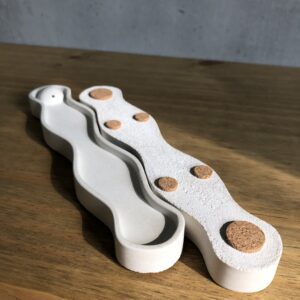 Betonový držák na vonnou tyčinku – organický tvar