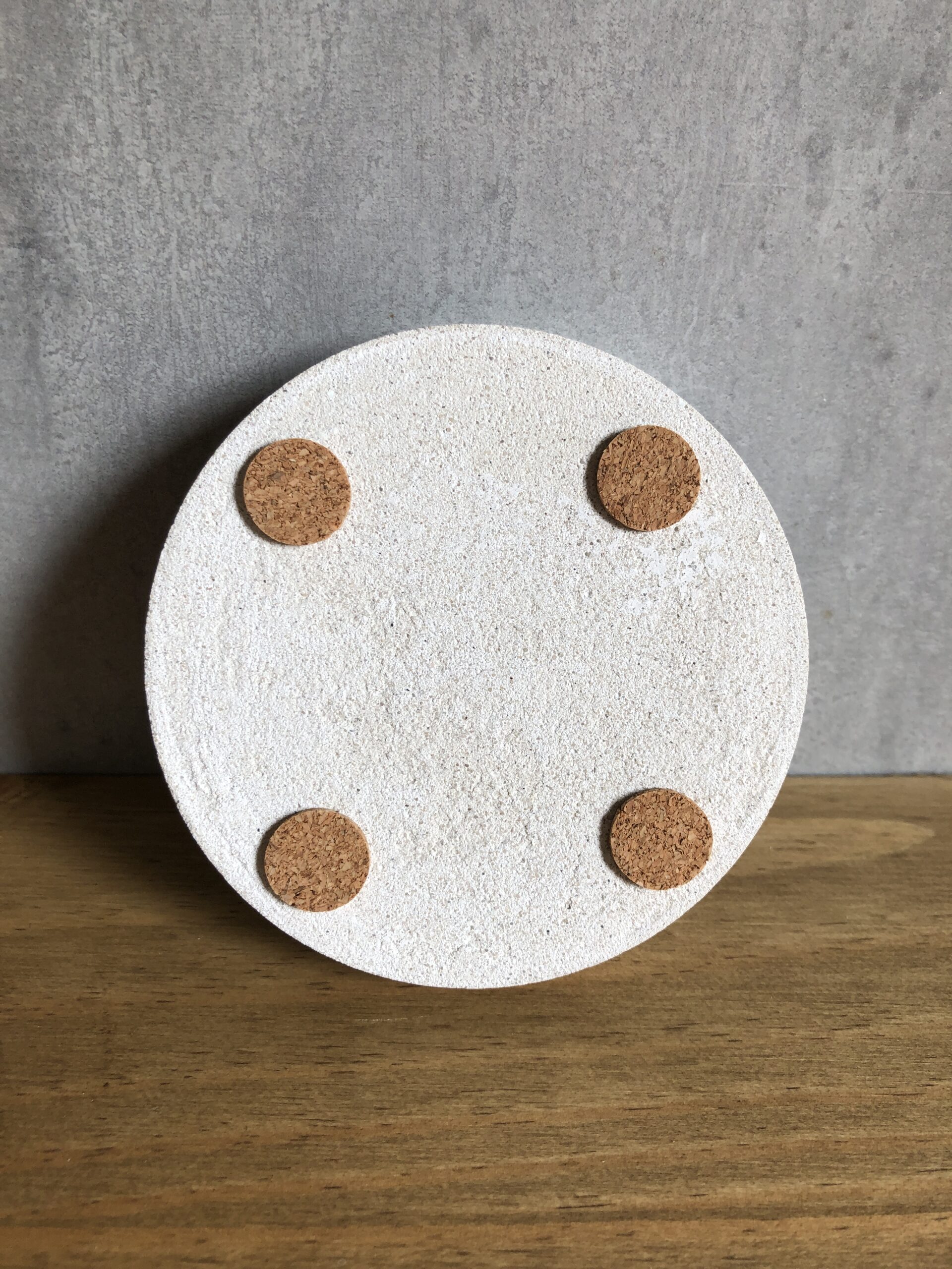 Betonový držák na vonnou tyčinku – Ústa - Obrázek 4