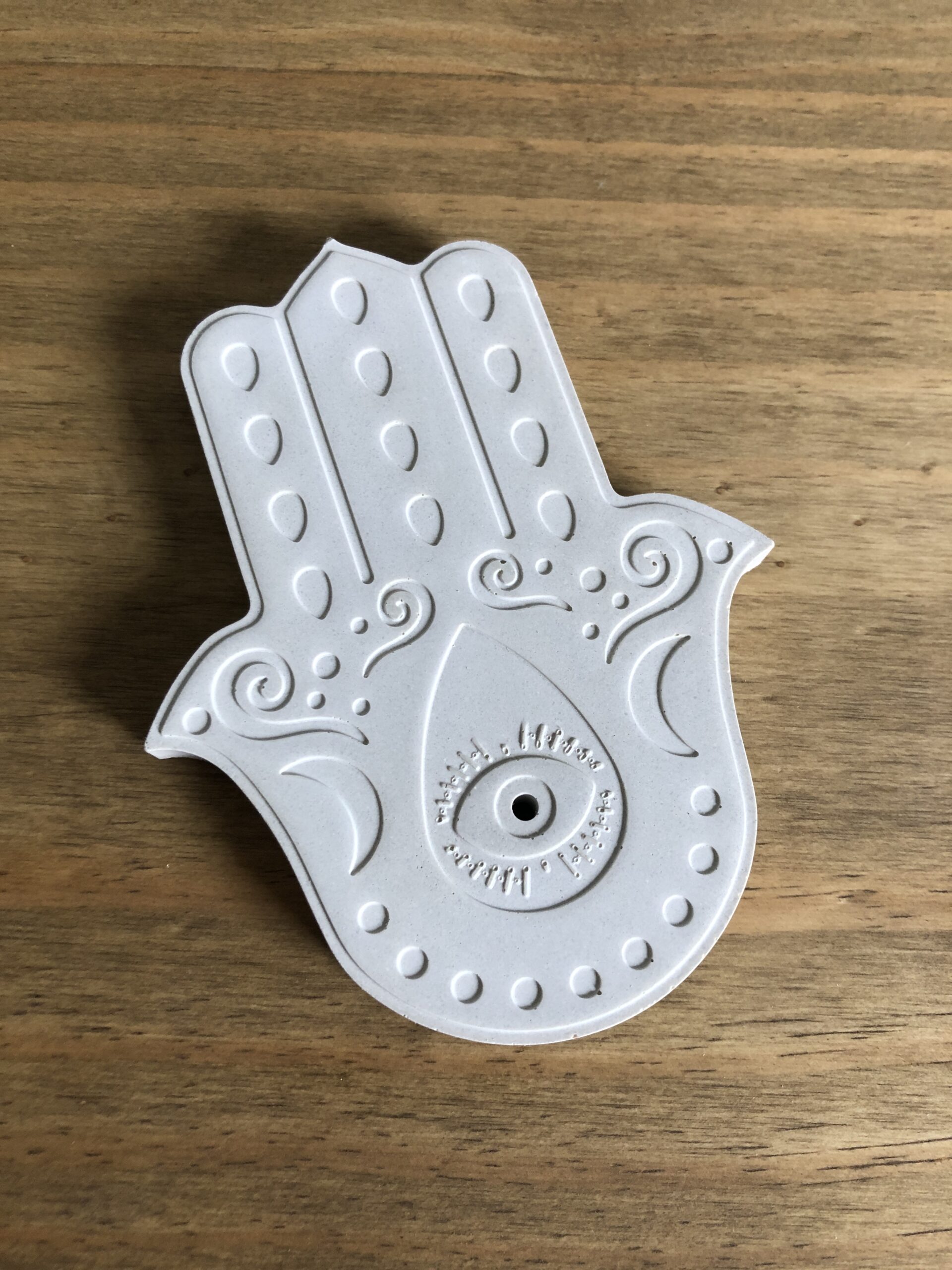 Betonové držáky na vonné tyčinky Hamsa – sada - Obrázek 4