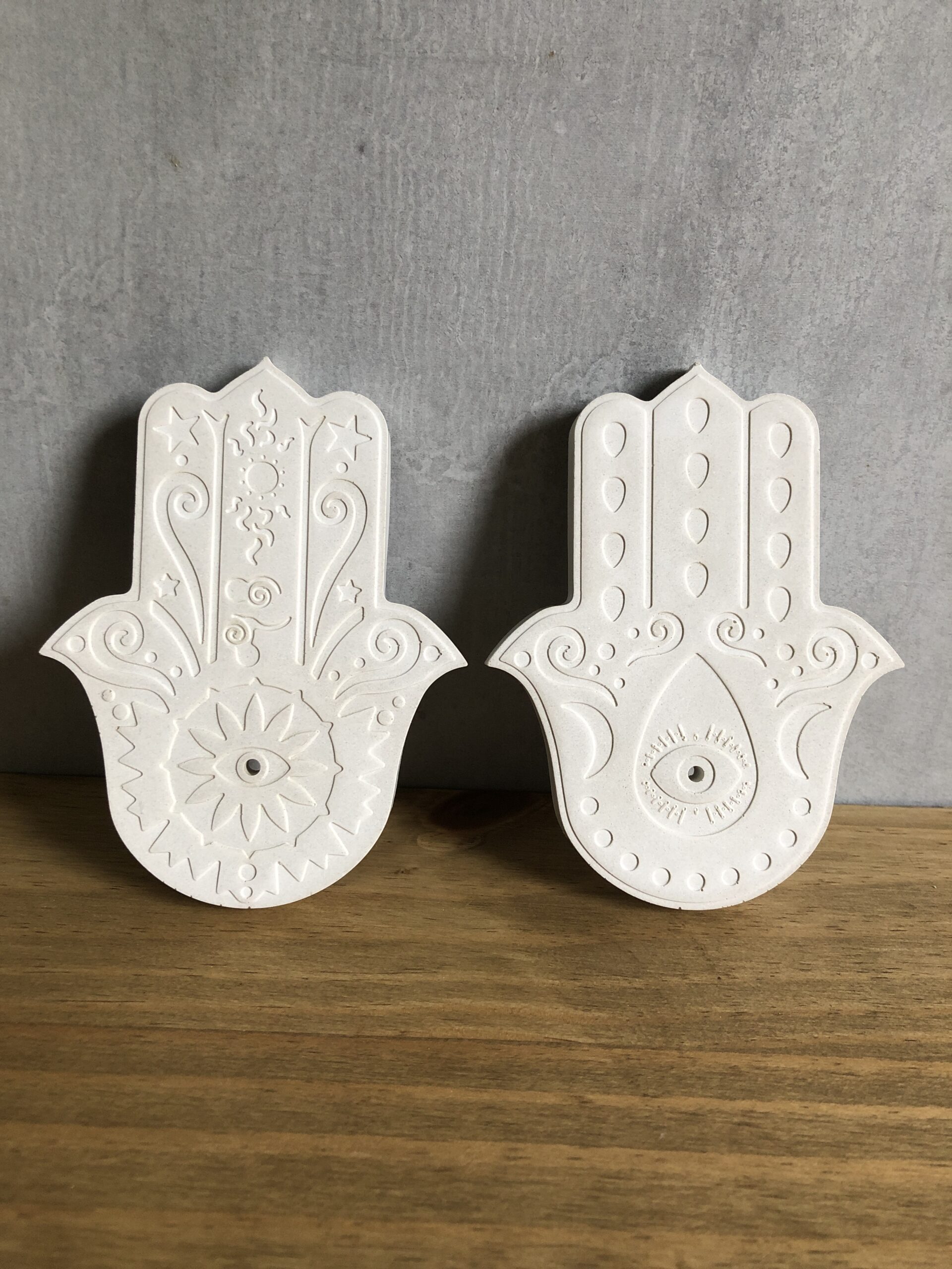 Betonové držáky na vonné tyčinky Hamsa – sada - Obrázek 2