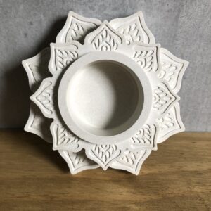 Svícen Lotos – geometrická betonová mandala - Obrázek 4