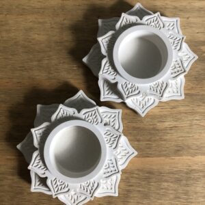 Svícen Lotos – geometrická betonová mandala - Obrázek 5