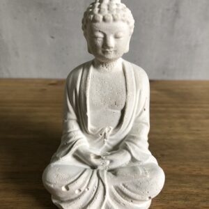 Buddha z betonu – soška v meditační pozici - Obrázek 2