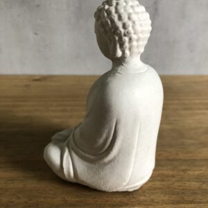 Buddha z betonu – soška v meditační pozici - Obrázek 3