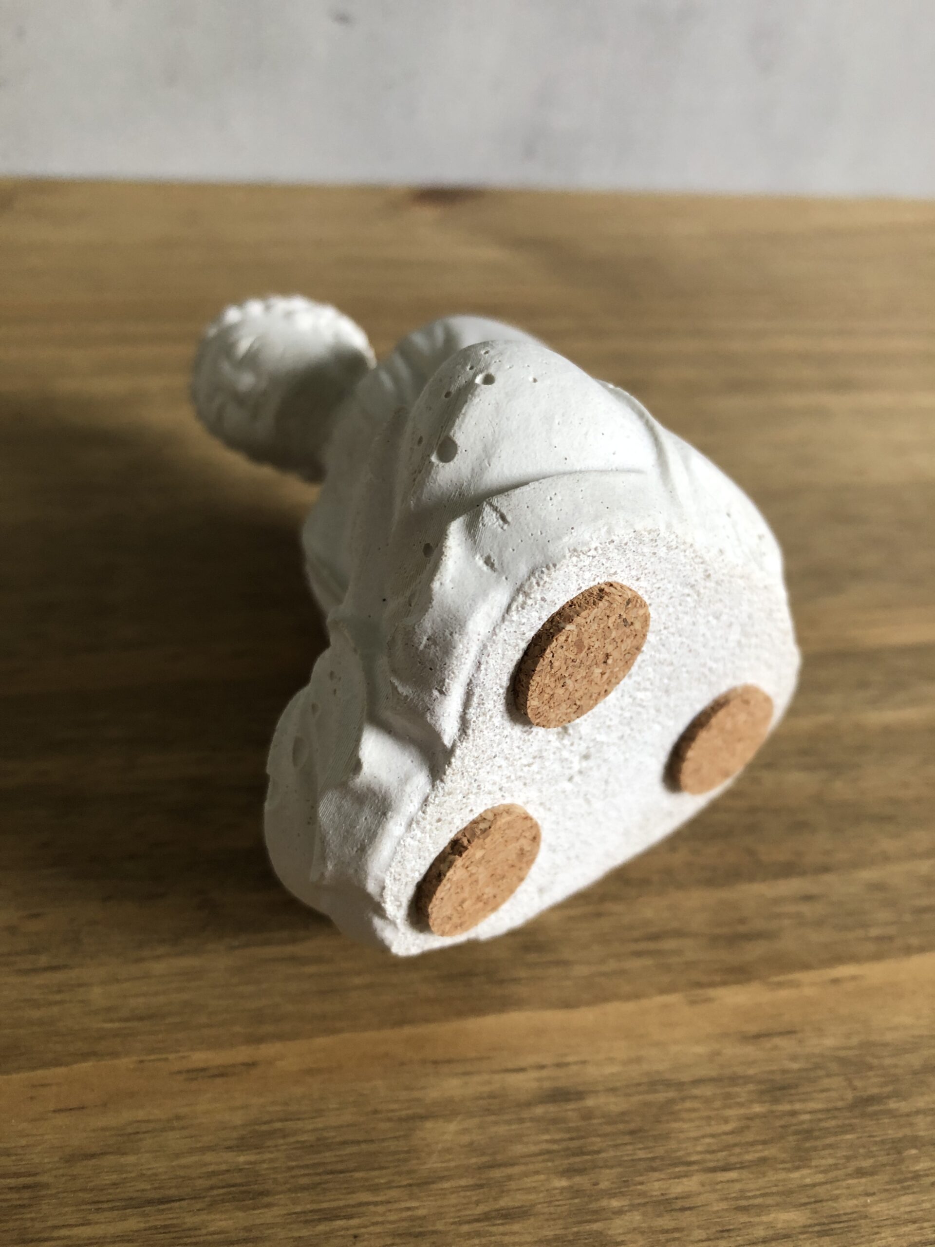 Buddha z betonu – soška v meditační pozici - Obrázek 4