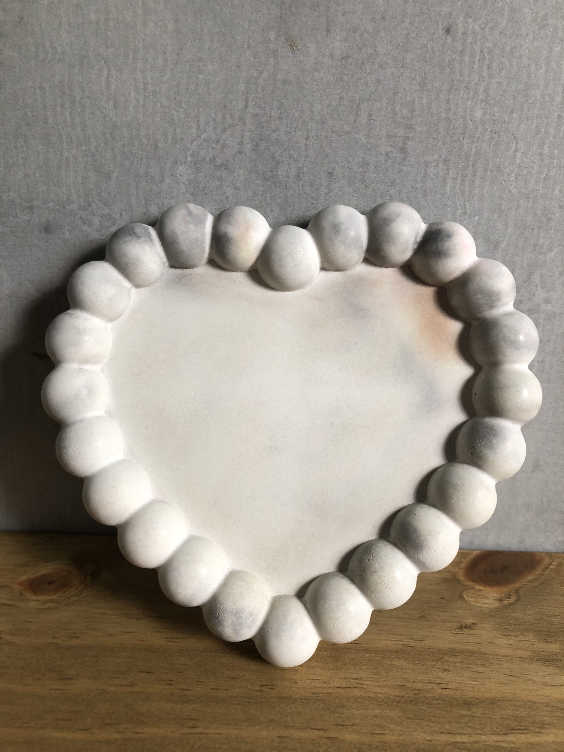 Tácek bublinkový srdce mramor - Obrázek 3