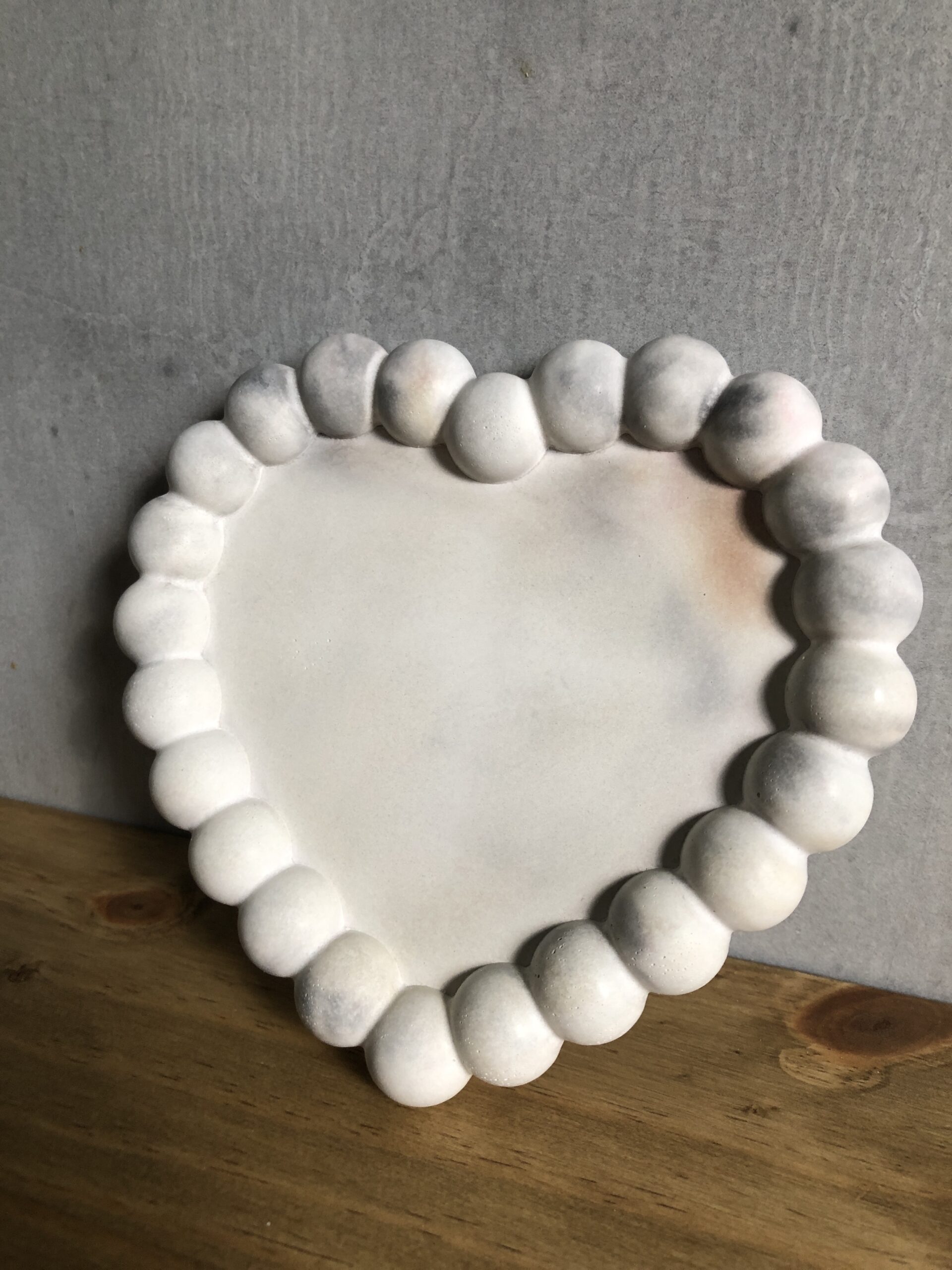 Tácek bublinkový srdce mramor - Obrázek 2