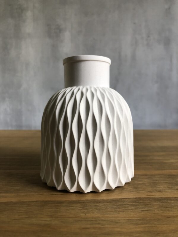 Betonová váza vlnkovaná - Obrázek 2