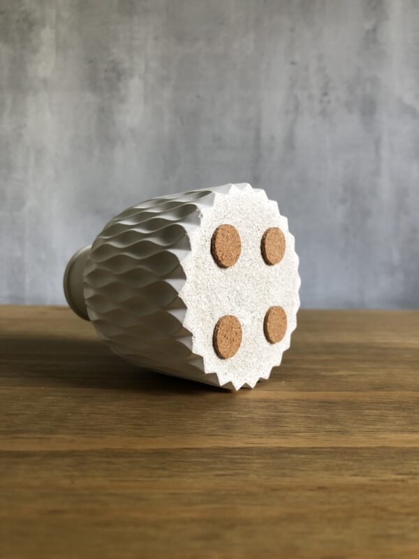 Betonová váza vlnkovaná - Obrázek 3