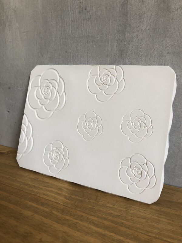 Tácky betonové s květinovým reliéfem – sada 3 ks - Obrázek 6