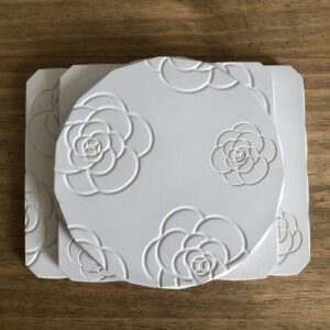 Tácky betonové s květinovým reliéfem – sada 3 ks - Obrázek 2