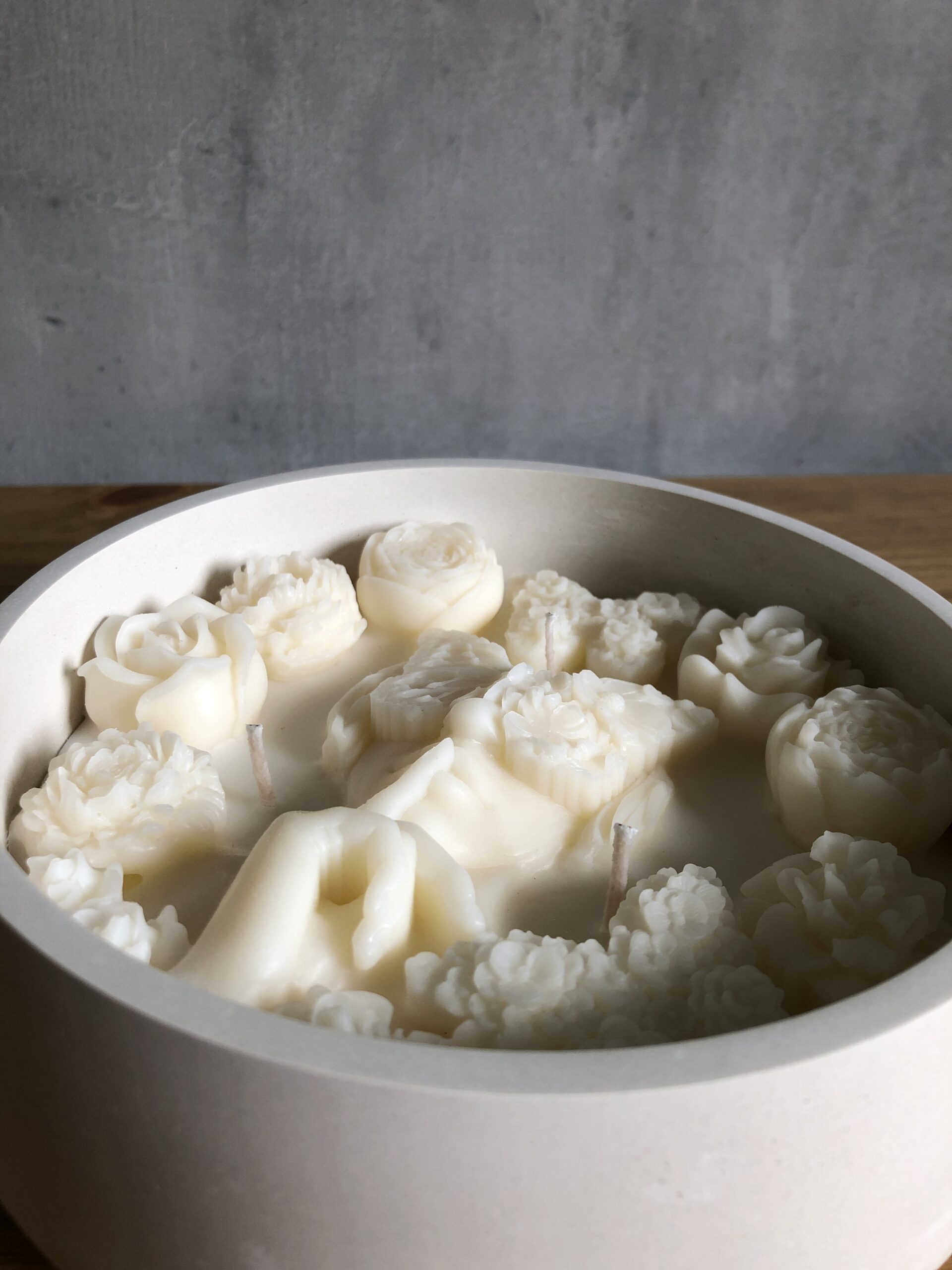 Květinová svíčka "pssst" v betonové míse - Obrázek 3