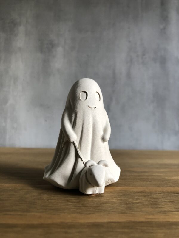 Duch s pejskem – betonová figurka - Obrázek 2