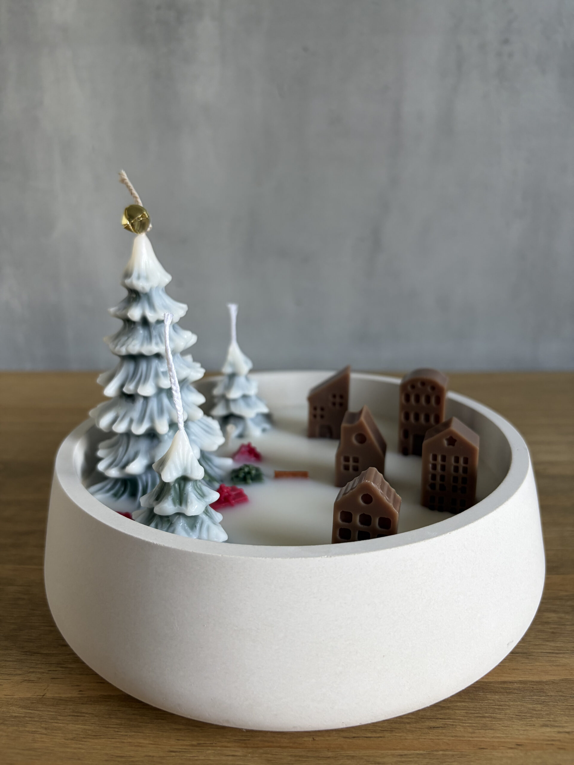 Svíčka – Zimní vesnička v betonu - Obrázek 1