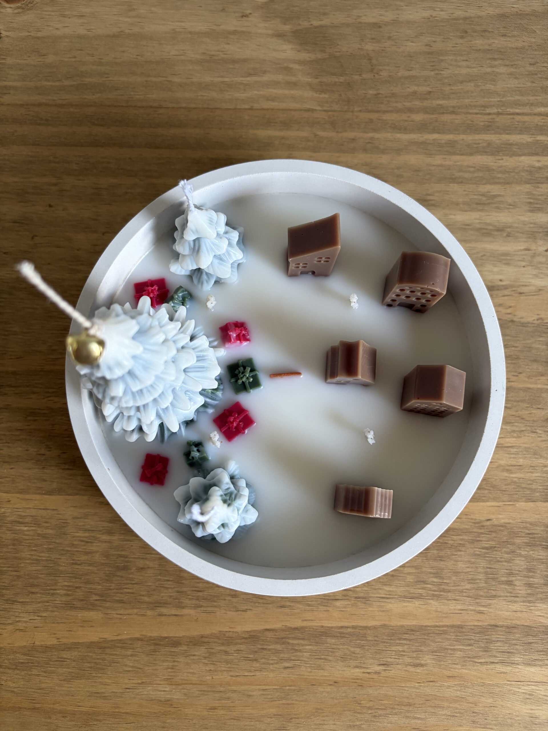 Svíčka – Zimní vesnička v betonu - Obrázek 2