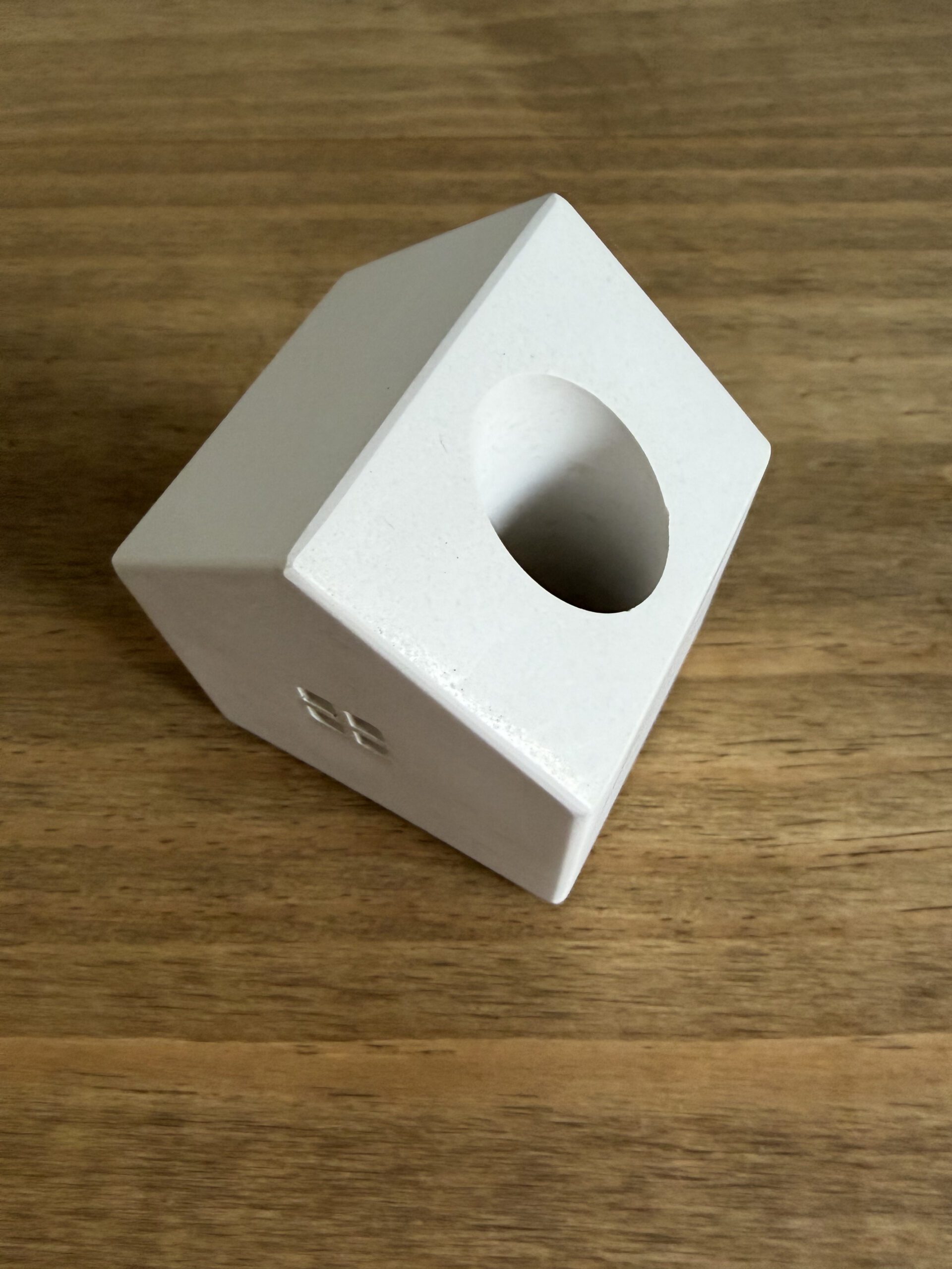 Domeček – Betonový svícen - Obrázek 3