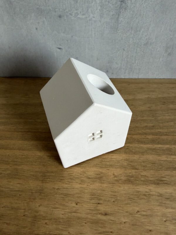 Domeček – Betonový svícen - Obrázek 1