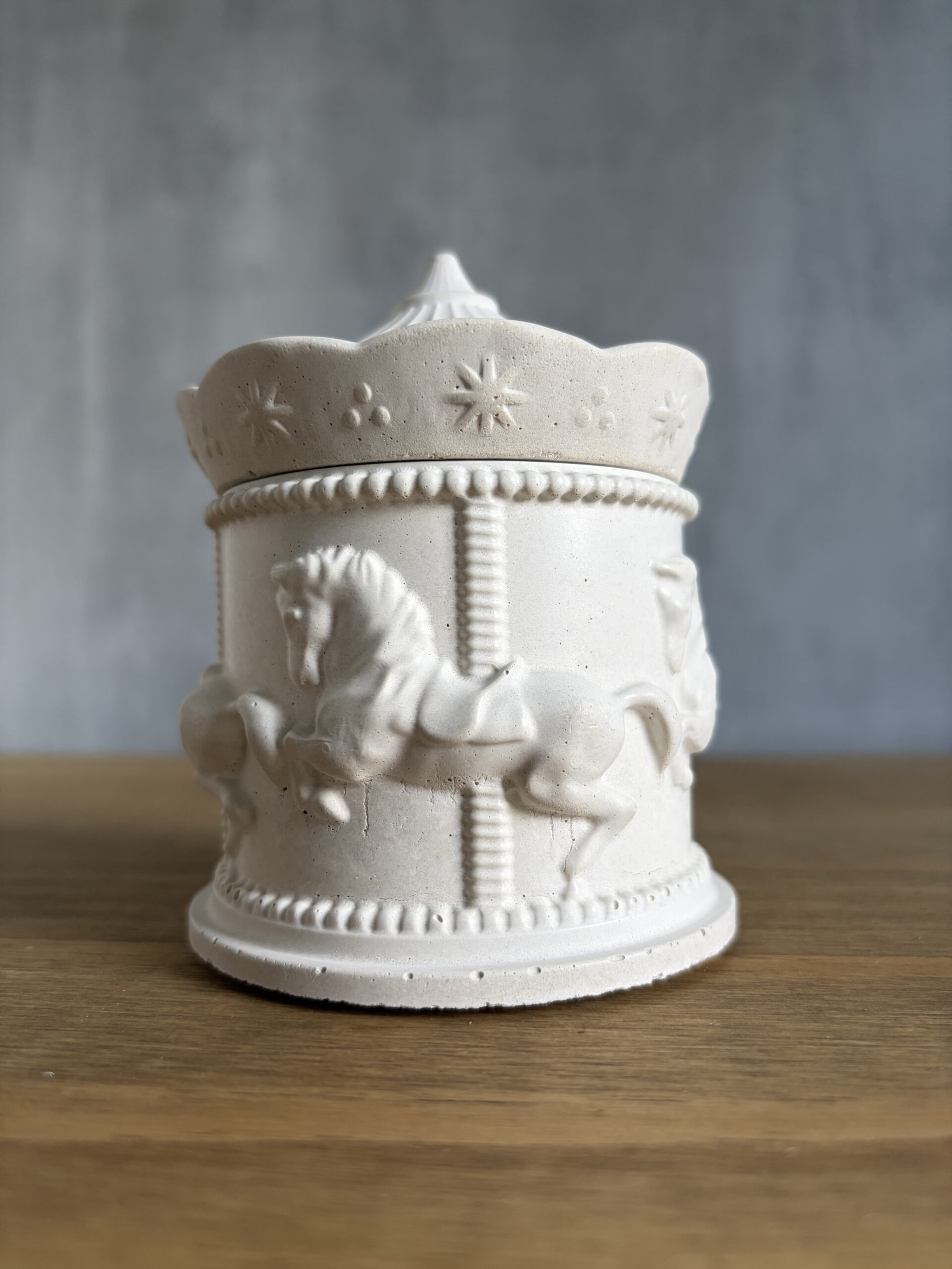 Dóza – Betonový kolotoč - Obrázek 1