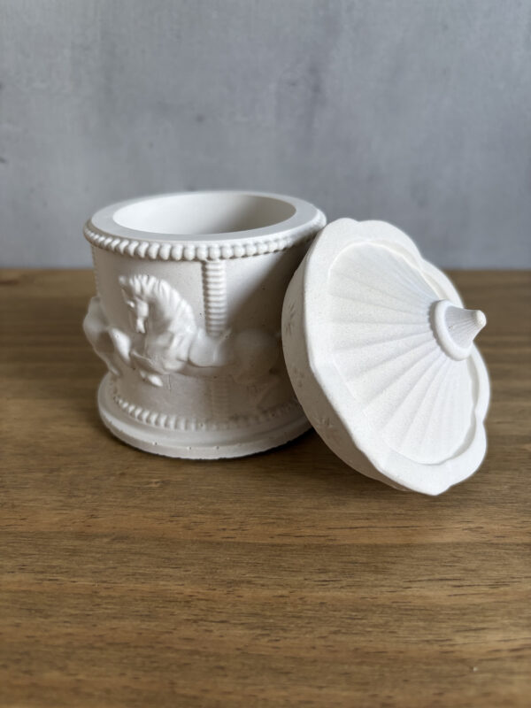 Dóza – Betonový kolotoč - Obrázek 2