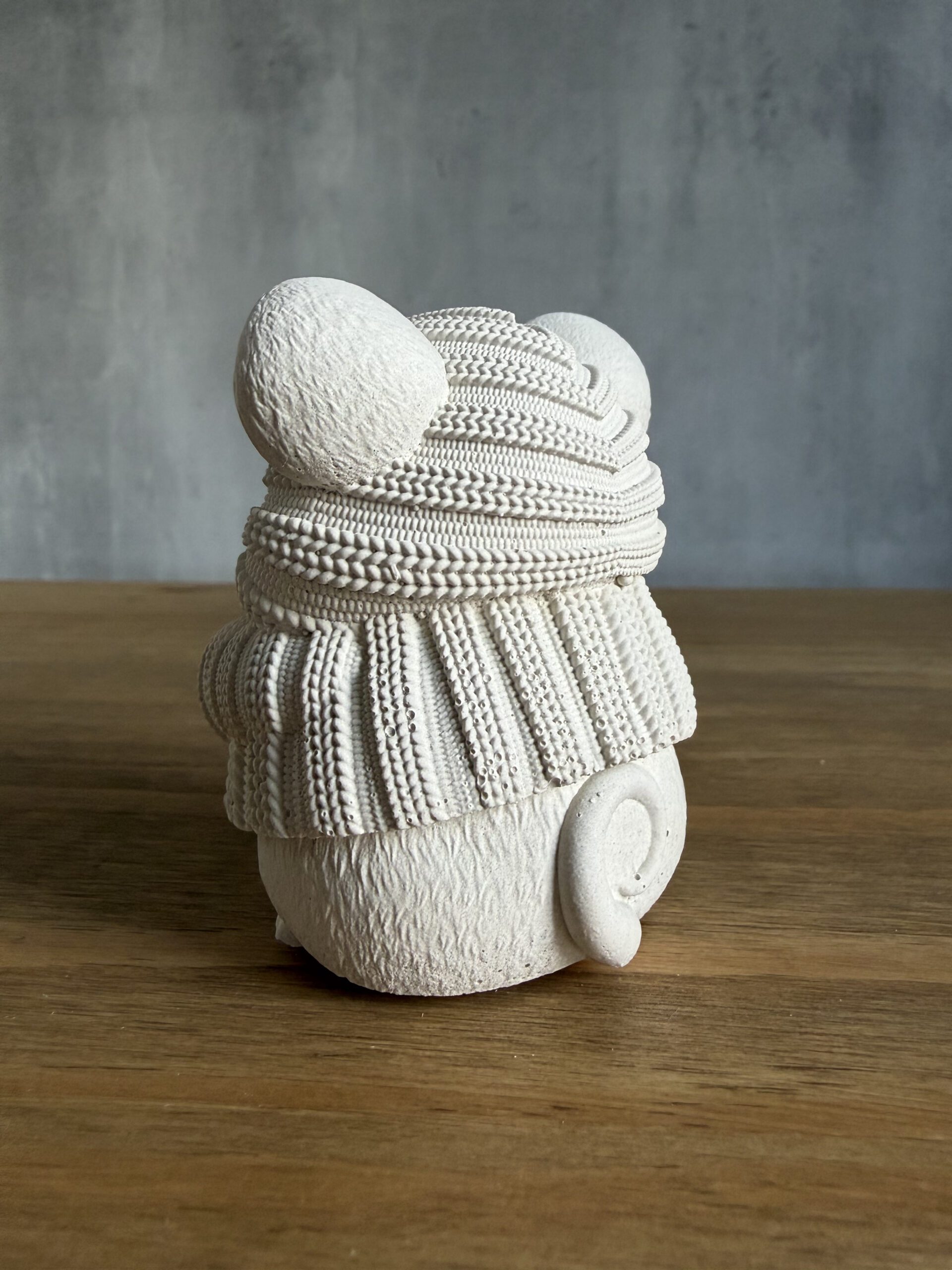 Betonová figurka – Myška ve svetru - Obrázek 5