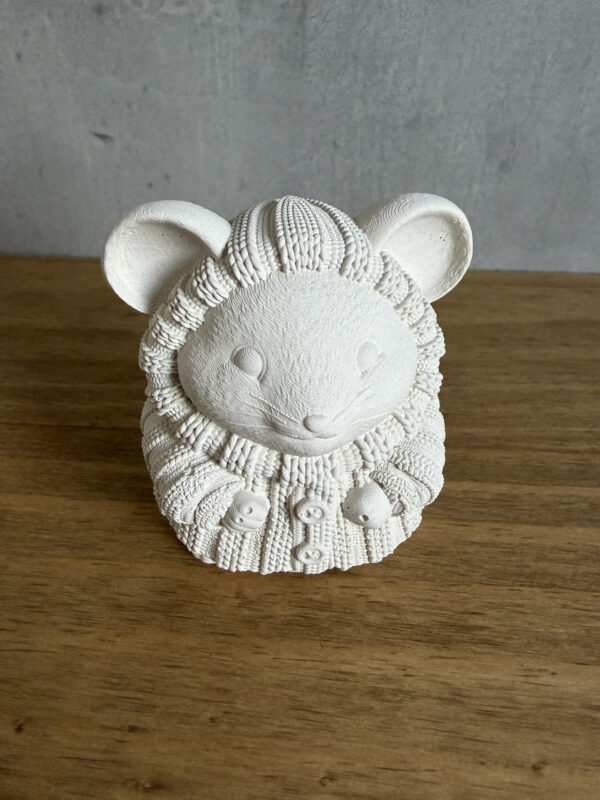 Betonová figurka – Myška ve svetru - Obrázek 2