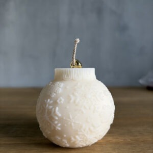 Vánoční svíčka ve tvaru baňky